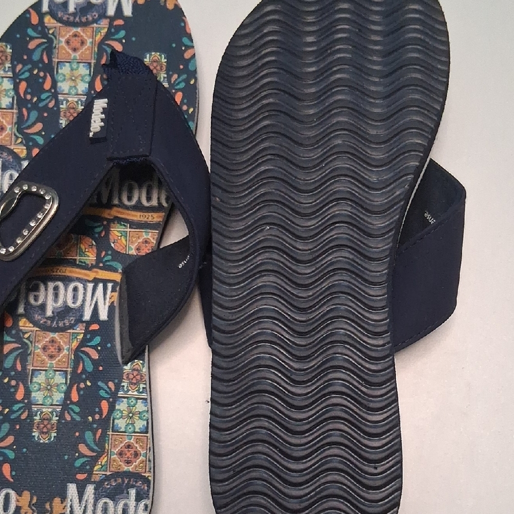 ModelCo Colorful Patterned Flip Flops - Picture 4 of 4